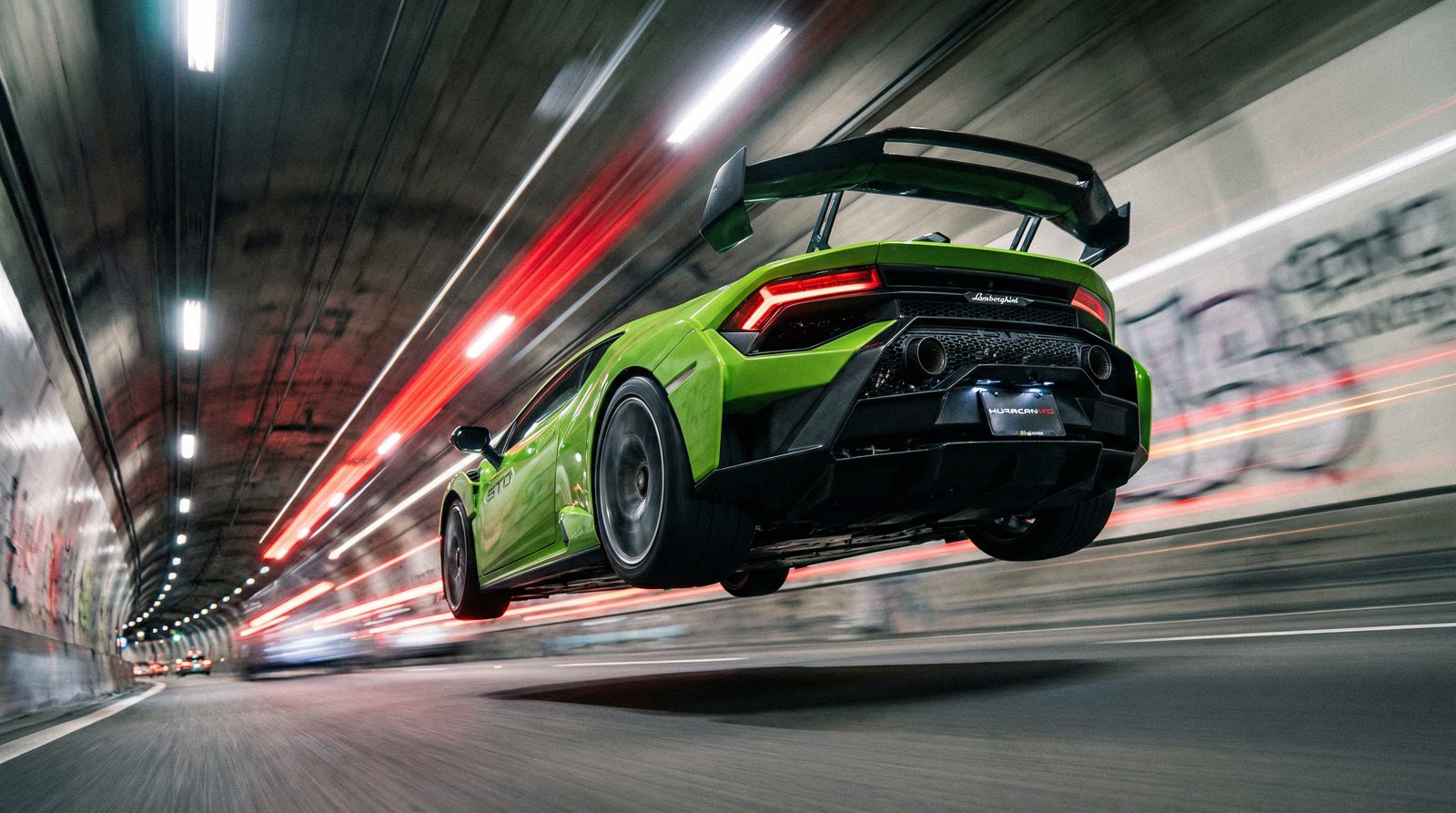 大象传媒兰博基尼隧道视频